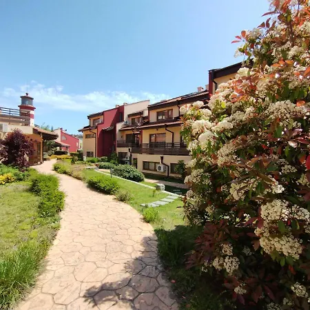 Morski Far Lighthouse-bastet Bs