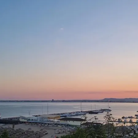 アパート Morski Far Lighthouse-bastet Bs スヴェティ・ヴラス