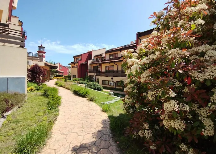 Morski Far Lighthouse-bastet Bs